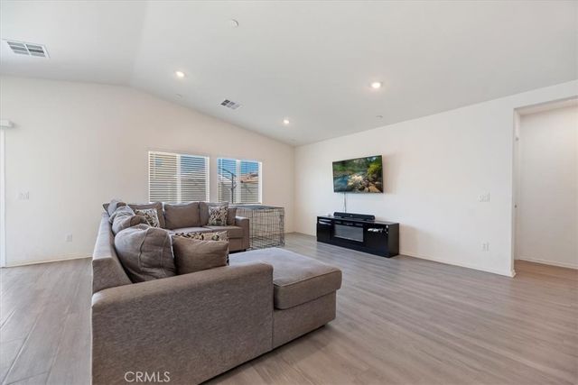 1467 Carolina Court, Hemet, CA 92543