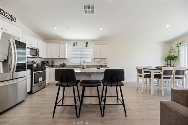 1467 Carolina Court, Hemet, CA 92543