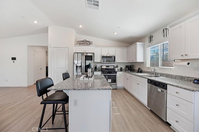 1467 Carolina Court, Hemet, CA 92543