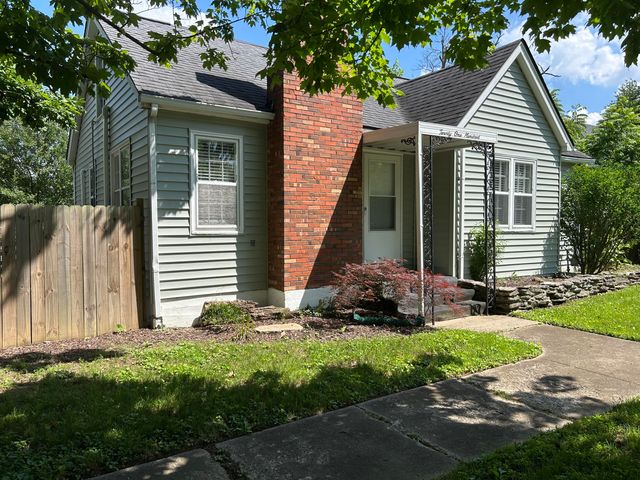 2100 Clays Mill Road, Lexington, KY 40503