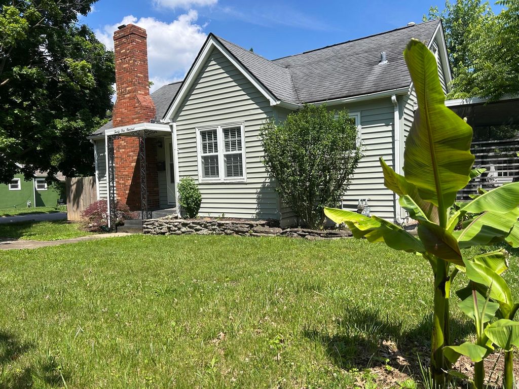 2100 Clays Mill Road, Lexington, KY 40503