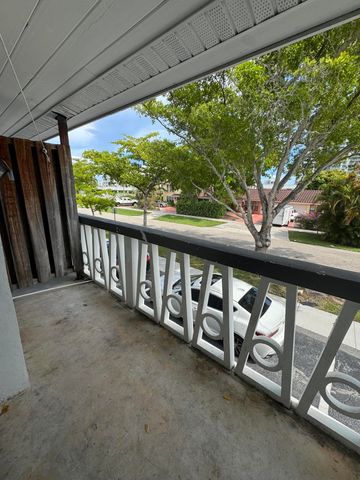 510 Lake Shore Drive 0360, Lake Park, FL 33403