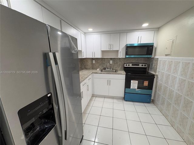 16740 NE 9th Avenue 303, North Miami Beach, FL 33162