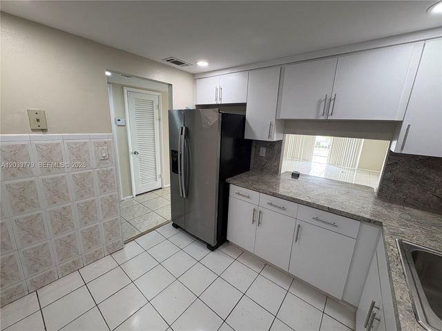 16740 NE 9th Avenue 303, North Miami Beach, FL 33162