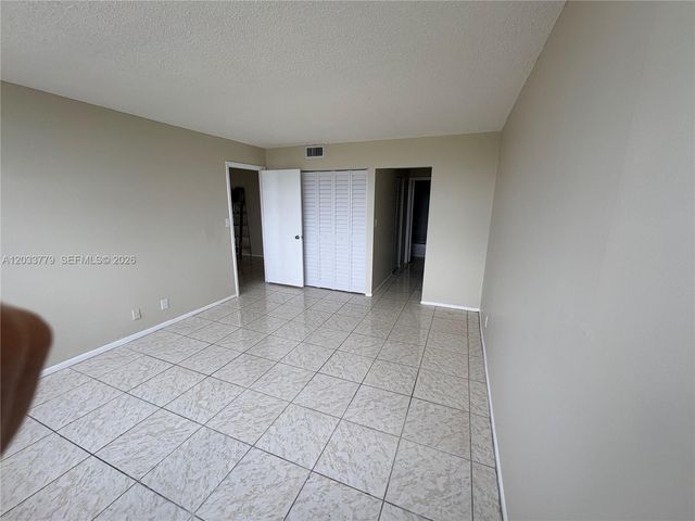 16740 NE 9th Avenue 303, North Miami Beach, FL 33162