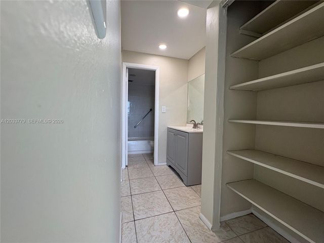16740 NE 9th Avenue 303, North Miami Beach, FL 33162