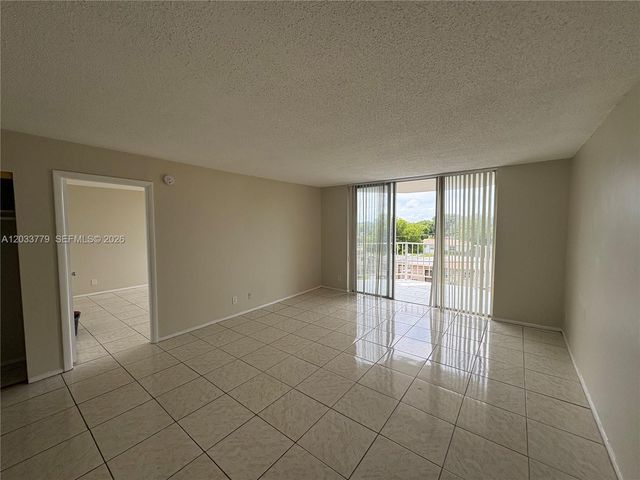 16740 NE 9th Avenue 303, North Miami Beach, FL 33162