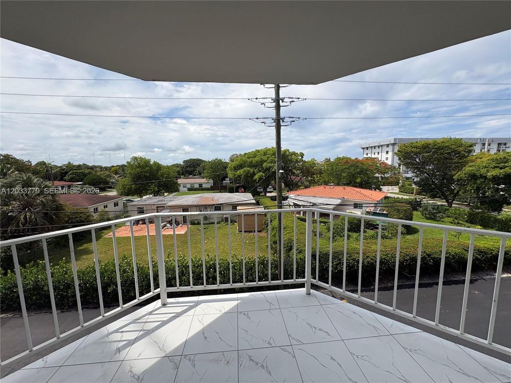 16740 NE 9th Avenue 303, North Miami Beach, FL 33162