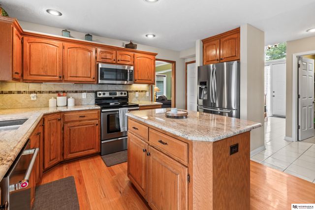 17468 Renfro Street, Omaha, NE 68135