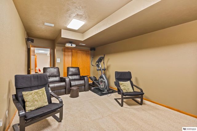 17468 Renfro Street, Omaha, NE 68135
