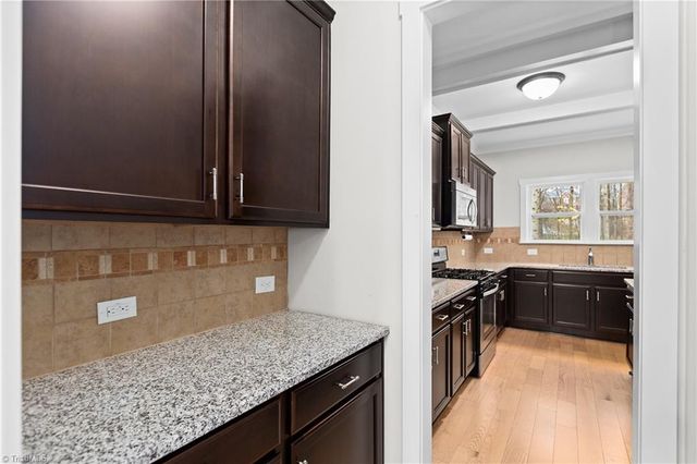 431 Shady Grove Court, Winston-salem, NC 27103