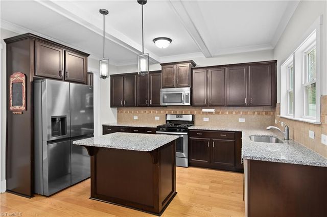 431 Shady Grove Court, Winston-salem, NC 27103