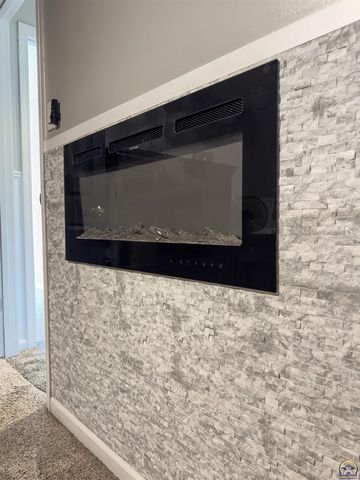 5642 SW 33rd TER, Topeka, KS 66614