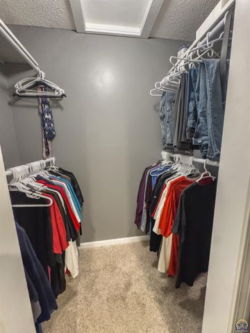 5642 SW 33rd TER, Topeka, KS 66614