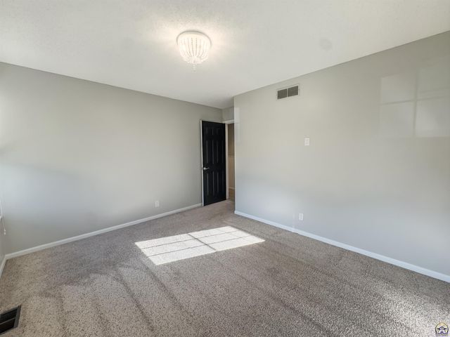 5642 SW 33rd TER, Topeka, KS 66614