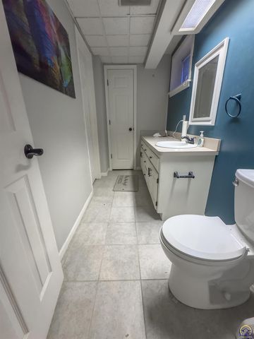 5642 SW 33rd TER, Topeka, KS 66614