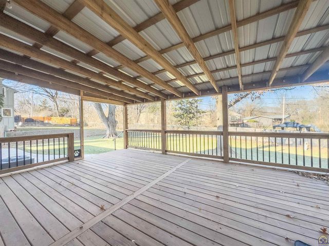 5642 SW 33rd TER, Topeka, KS 66614