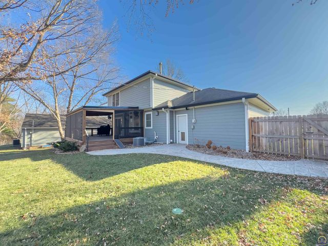 5642 SW 33rd TER, Topeka, KS 66614