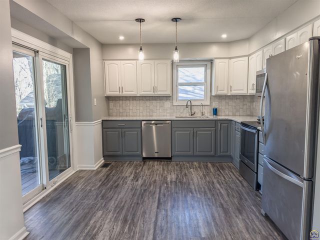 5642 SW 33rd TER, Topeka, KS 66614