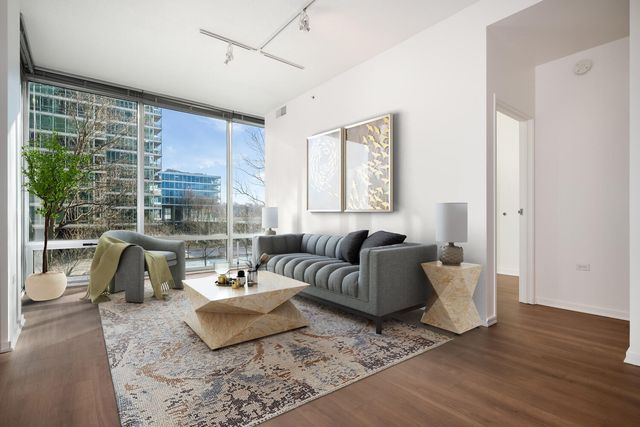 9725 Woods Drive 305, Skokie, IL 60077