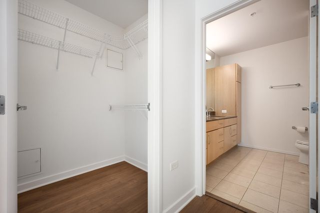 9725 Woods Drive 305, Skokie, IL 60077