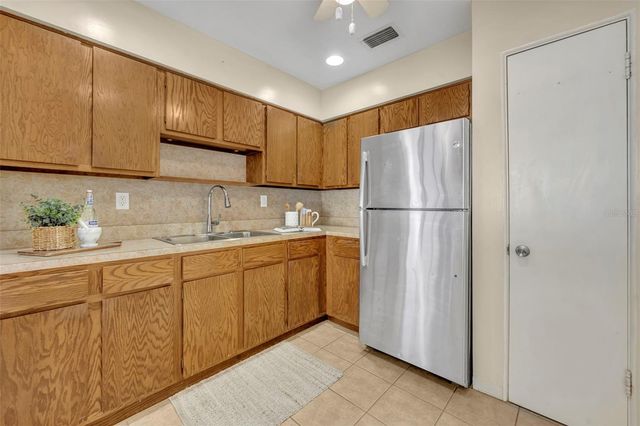 945 SHERRINGTON ROAD, Orlando, FL 32804