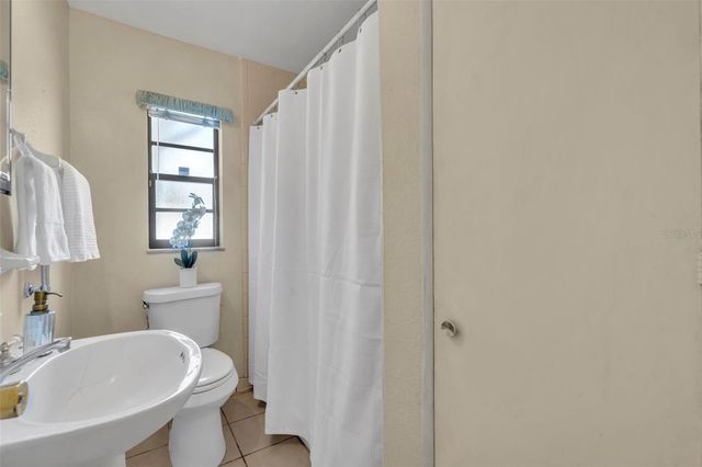 945 SHERRINGTON ROAD, Orlando, FL 32804