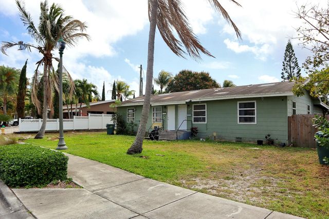 1056 NE 34th Court, Oakland Park, FL 33334