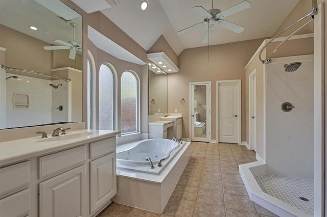 8969 Crighton Crossing Drive, Conroe, TX 77302