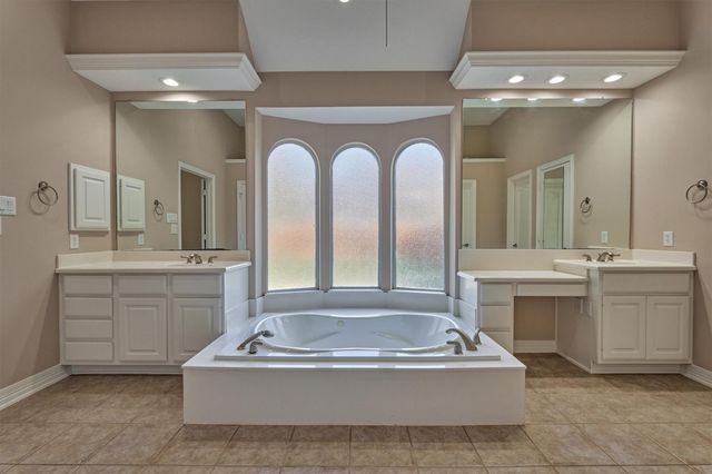 8969 Crighton Crossing Drive, Conroe, TX 77302