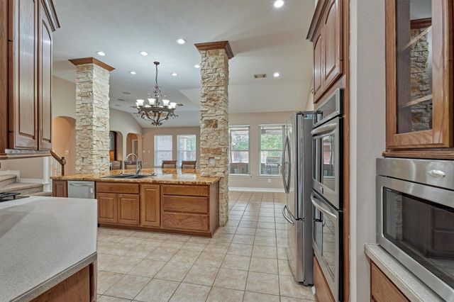 8969 Crighton Crossing Drive, Conroe, TX 77302