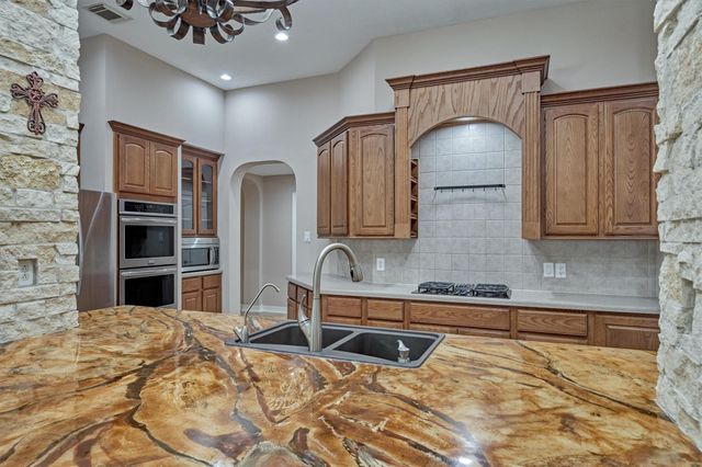 8969 Crighton Crossing Drive, Conroe, TX 77302