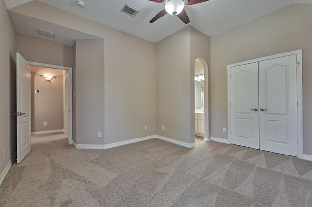 8969 Crighton Crossing Drive, Conroe, TX 77302