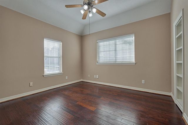 8969 Crighton Crossing Drive, Conroe, TX 77302