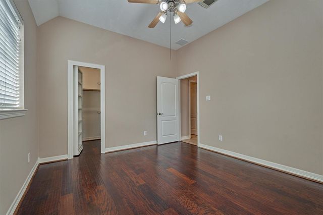 8969 Crighton Crossing Drive, Conroe, TX 77302