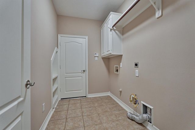 8969 Crighton Crossing Drive, Conroe, TX 77302