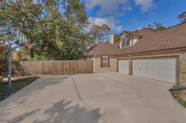 8969 Crighton Crossing Drive, Conroe, TX 77302