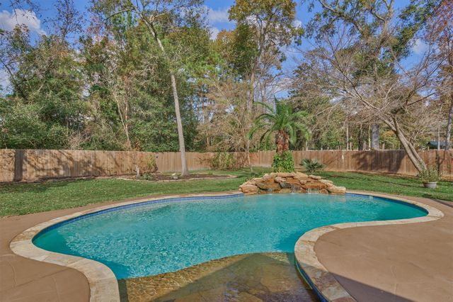 8969 Crighton Crossing Drive, Conroe, TX 77302