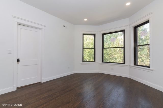 2843 W Fletcher Street, Chicago, IL 60618