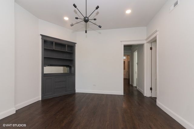2843 W Fletcher Street, Chicago, IL 60618