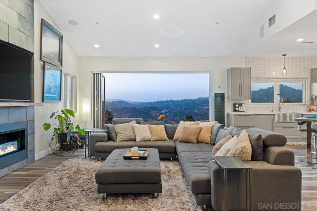 9420 Crest Drive, Spring Valley, CA 91977