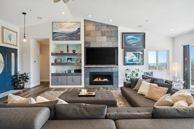 9420 Crest Drive, Spring Valley, CA 91977