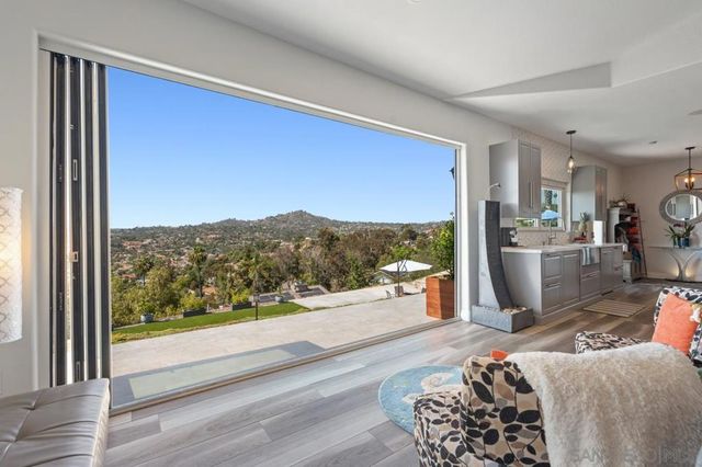 9420 Crest Drive, Spring Valley, CA 91977