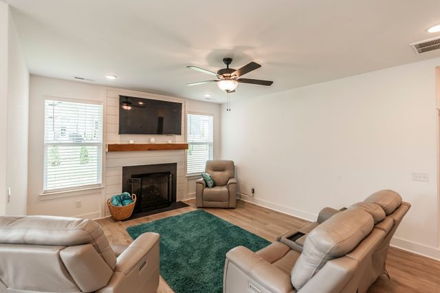 375 Turfway Park, Gallatin, TN 37066