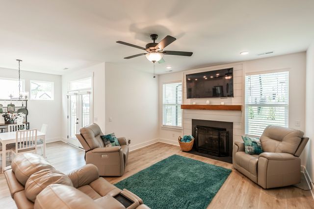 375 Turfway Park, Gallatin, TN 37066