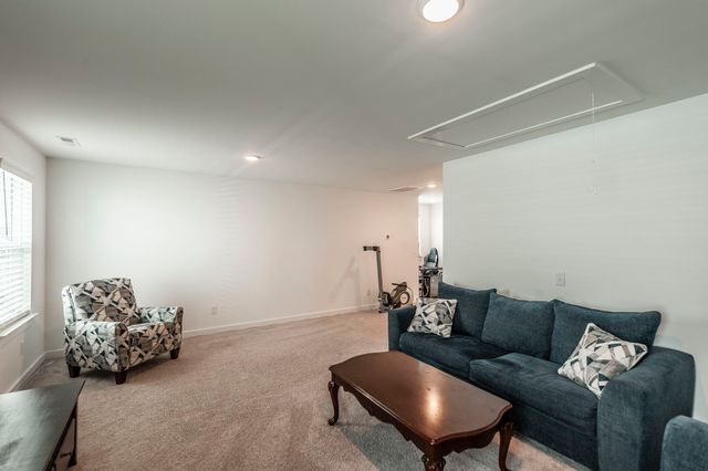 375 Turfway Park, Gallatin, TN 37066