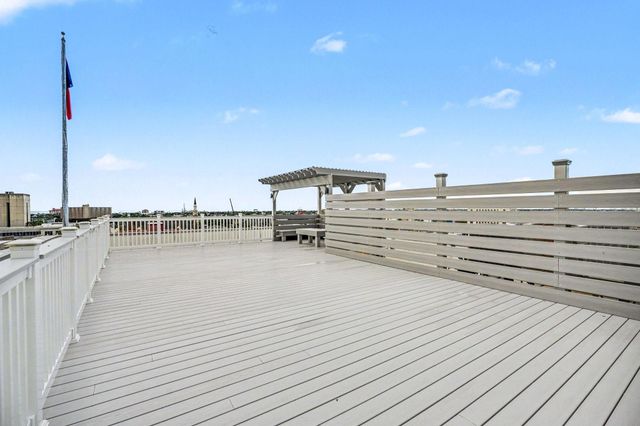 415 22nd Street 3D, Galveston, TX 77550