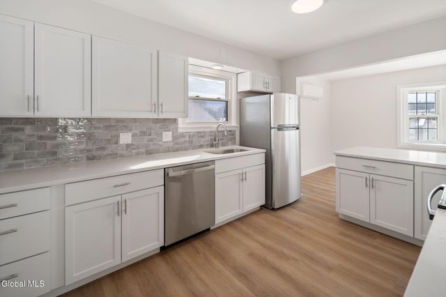 27 Grieme Avenue, Amsterdam, NY 12010