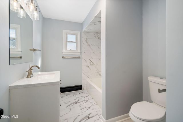 27 Grieme Avenue, Amsterdam, NY 12010