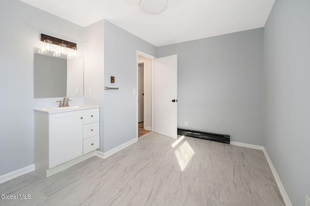 27 Grieme Avenue, Amsterdam, NY 12010